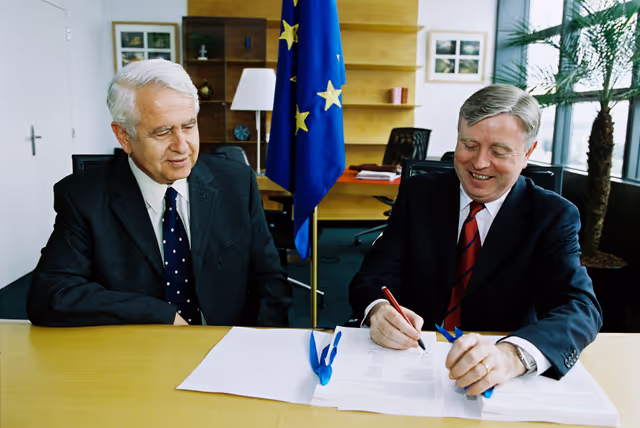 Billede 2: LEX signing in Strasbourg