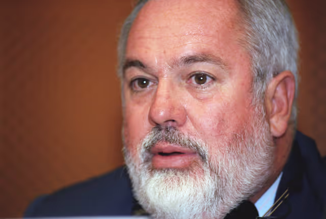 Billede 11: Spain's Agriculture Minister Miguel ARIAS CANETE attends a meeting in Brussels