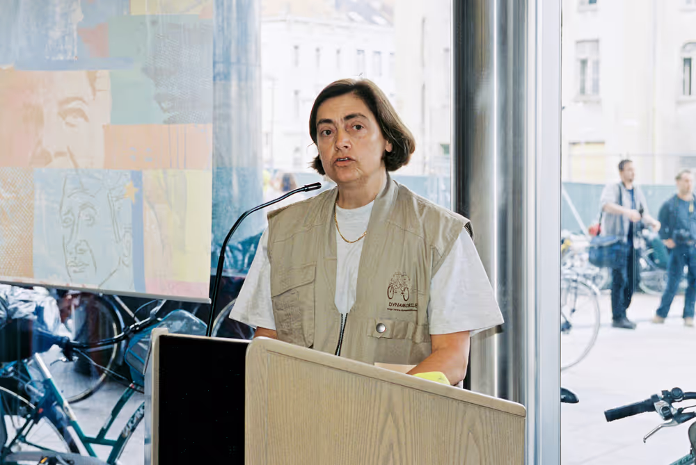 Start of the Dynamobile 2002 bicycle journey from Brussels