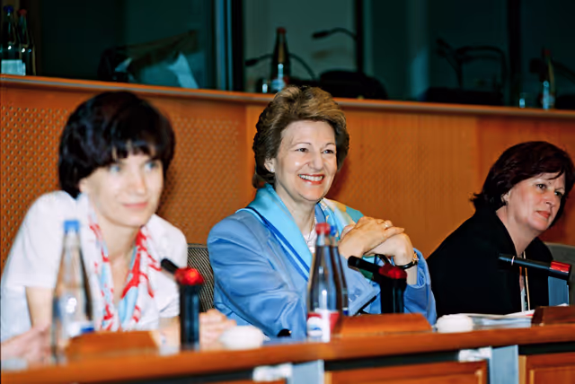 Photo 1 : Meeting with children at the European Parliament in Brussels