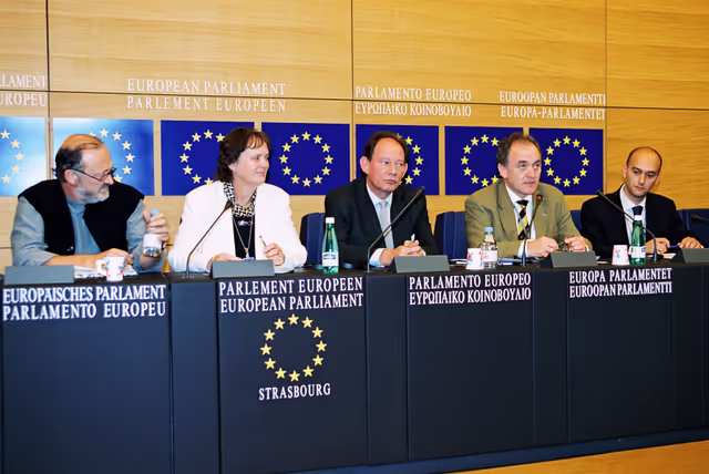 Fotagrafa 13: Press Conference on the conference  Faith in Democracy