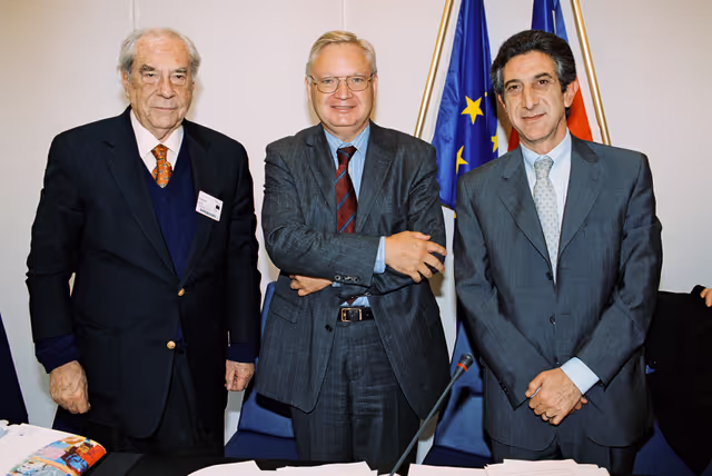 Fotografia 8: Visit of Gabriel VALDES, former Chilean Foreign Minister