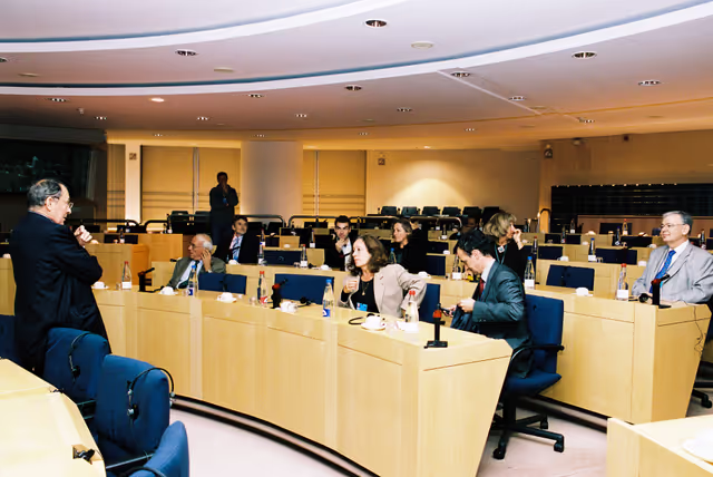 Foto 6: Video projection with Michel ROCARD