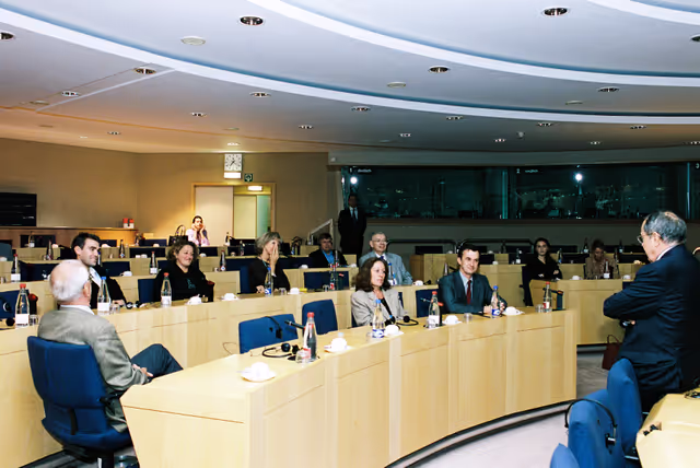 Foto 2: Video projection with Michel ROCARD