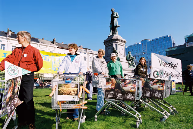 Fotografija 7: Demonstration against the use of GMO's in food