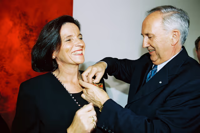 Fotografija 27: German MEPs are awarded the German 'Verdienstkreuz' (Merit Cross of the Federal Republic of Germany)