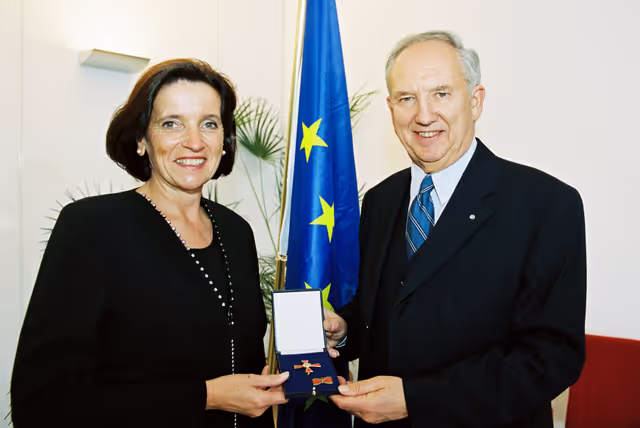 Fotografija 21: German MEPs are awarded the German 'Verdienstkreuz' (Merit Cross of the Federal Republic of Germany)