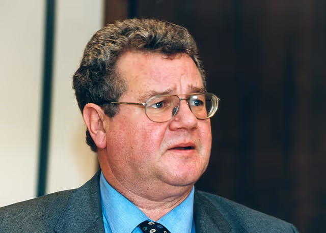 Fotografie 20: MEP Gerhard SCHMID attends a meeting in Brussels