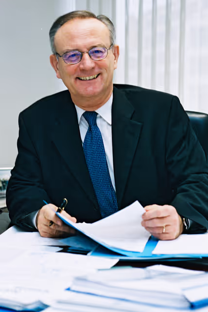 Billede 3: MEP Klaus HANSCH in his office in Brussels