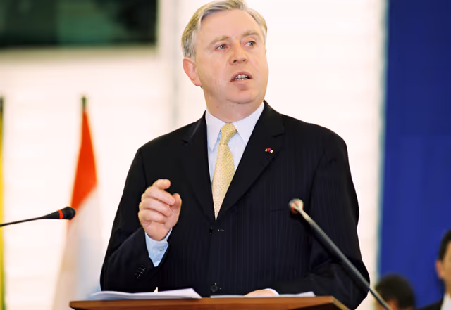 Fotó 12: Extraordinary debate on enlargement with MPs from the Applicant States  Debate in the Chamber