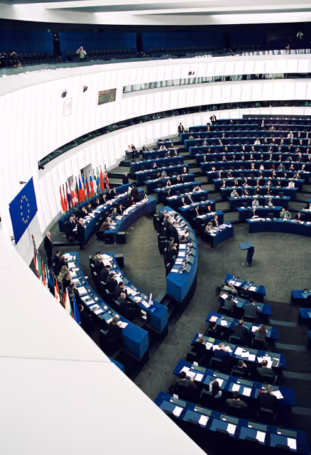 Fotó 4: Extraordinary debate on enlargement with MPs from the Applicant States  Debate in the Chamber