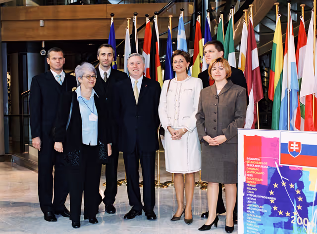Fotó 19: Extraordinary debate on enlargement with MPs from the Applicant States  Group picture