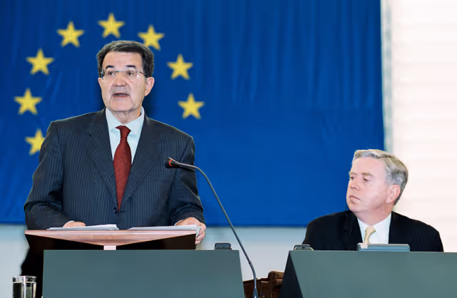 Fotó 7: Extraordinary debate on enlargement with MPs from the Applicant States  Debate in the Chamber