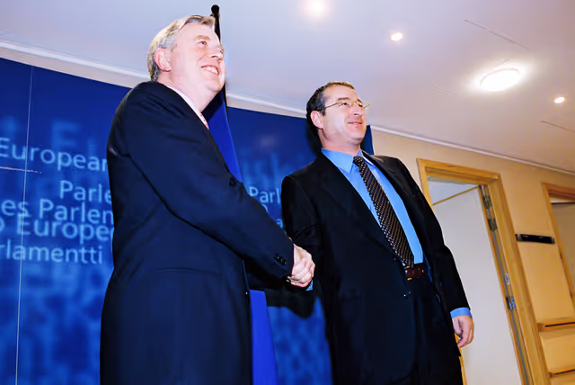 Nuotrauka 1: Pat COX EP President meets SANCHEZ