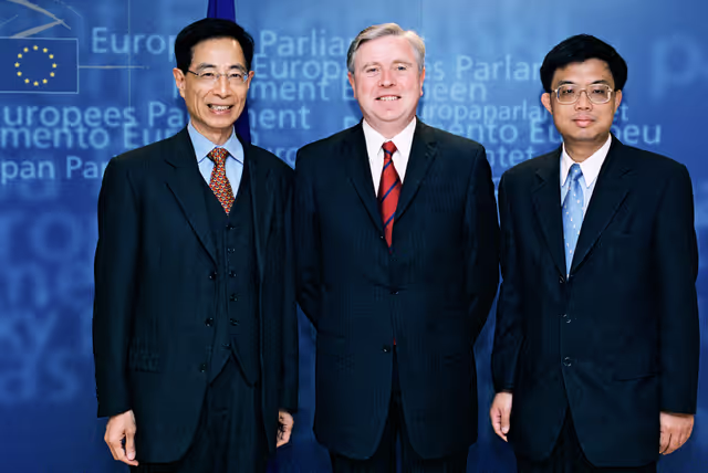 Nuotrauka 5: Pat COX EP President meets Martin LEE