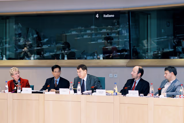 Nuotrauka 3: Meeting on Hong Kong