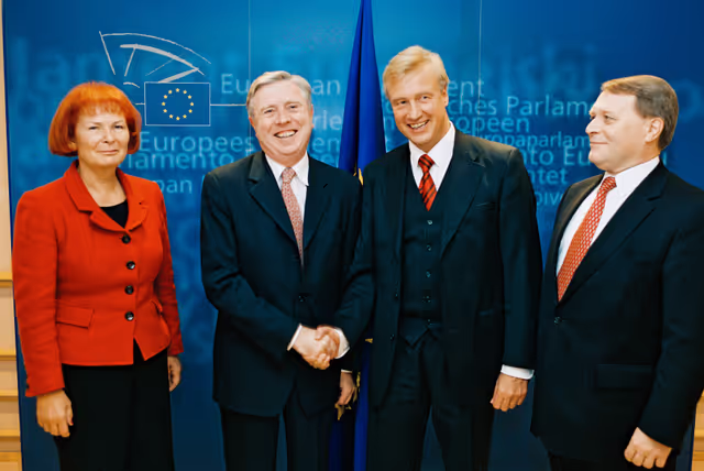 Foto 1: Pat COX EP President meets Christa RANDZIO-PLATH, Ole von BEUST and Georg JARZEMBOWSKI