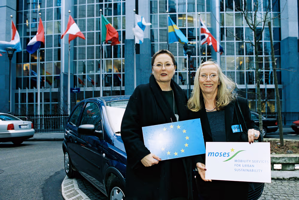 MEP Karin JONS promotes shared cars with MOSES