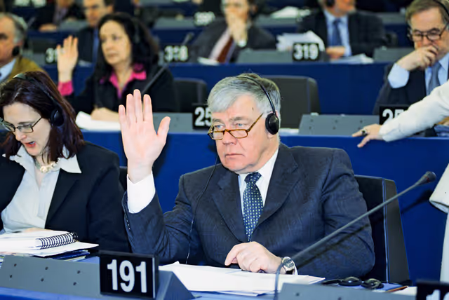 Photo 33 : MEP Karl Erik OLSSON in Plenary Session in Strasbourg