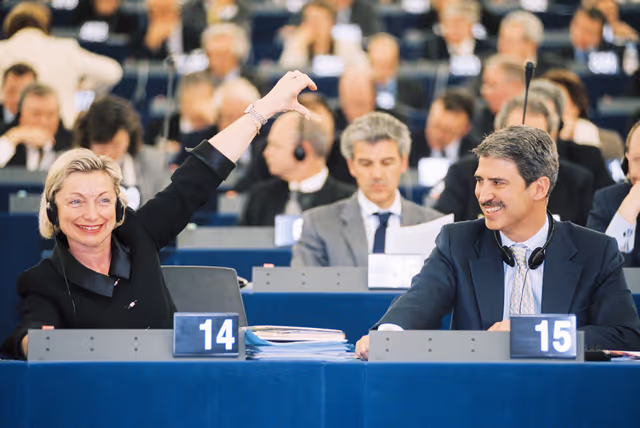 Photo 48 : MEPs Francoise GROSSETETE and Jose Ignacio SALAFRANCA SANCHEZ-NEYRA in Plenary Session in Strasbourg