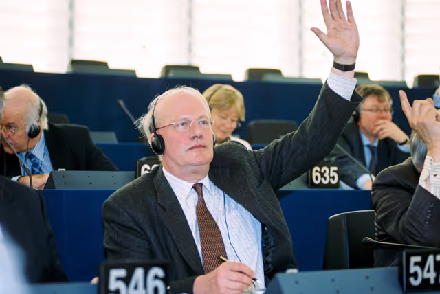 Photo 20 : MEP Jan MULDER in Plenary Session in Strasbourg