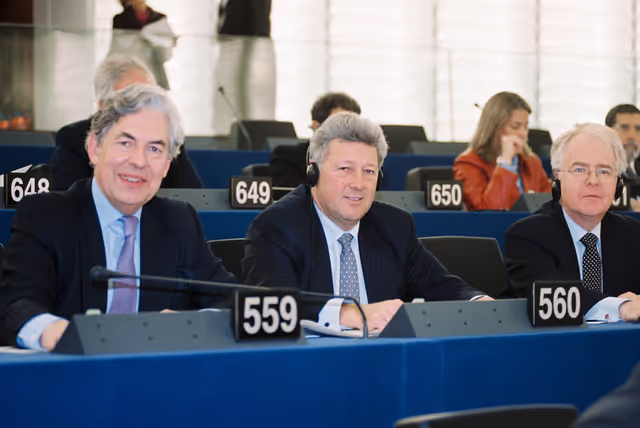 Photo 50 : MEPs Geoffrey VAN ORDEN, Robert STURDY and David SUMBERG in Plenary Session in Strasbourg