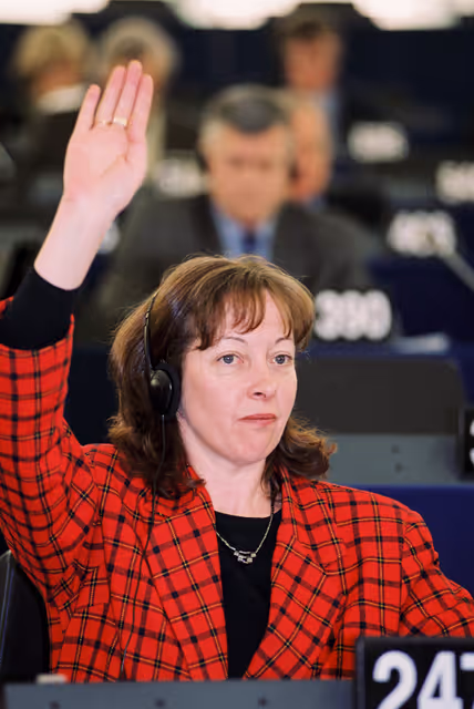 Photo 26 : MEP Jill EVANS in Plenary Session in Strasbourg