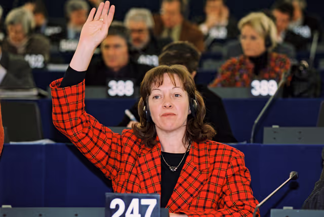 Photo 25 : MEP Jill EVANS in Plenary Session in Strasbourg