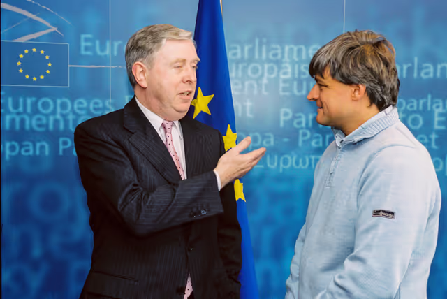 Foto 2: Pat COX EP President meets with MEP Luciano CAVERI