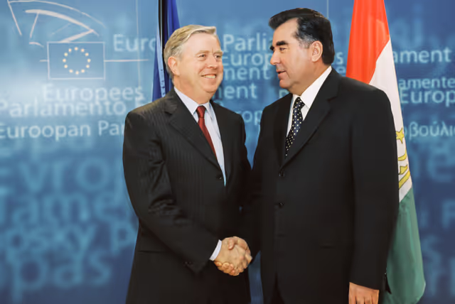 Fotografija 3: Pat COX EP President meets with Emomalii RAKHMONOV, President of Tajikistan