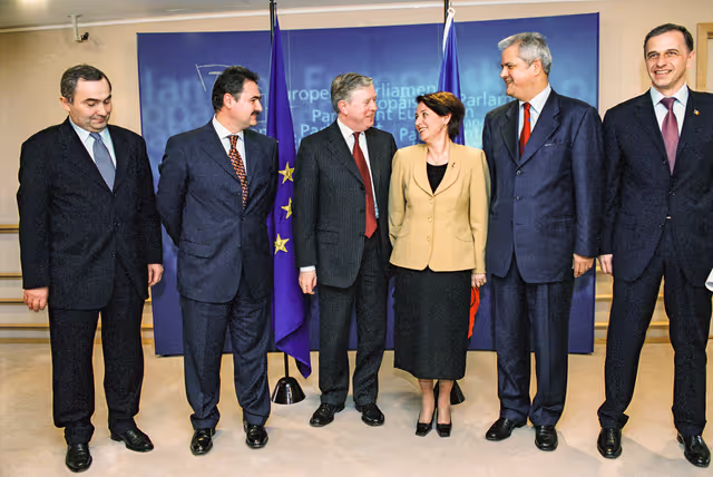 Φωτογραφία 8: Pat COX - EP President meets with Adrian NASTASE, Prime Minister of Romania