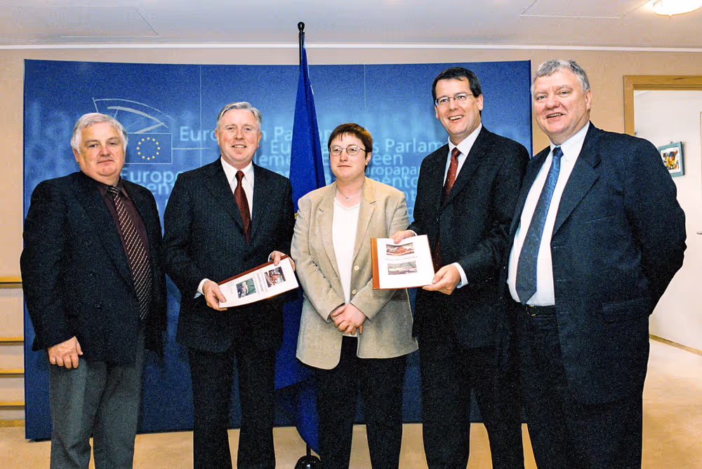 Visitors Group Pat COX