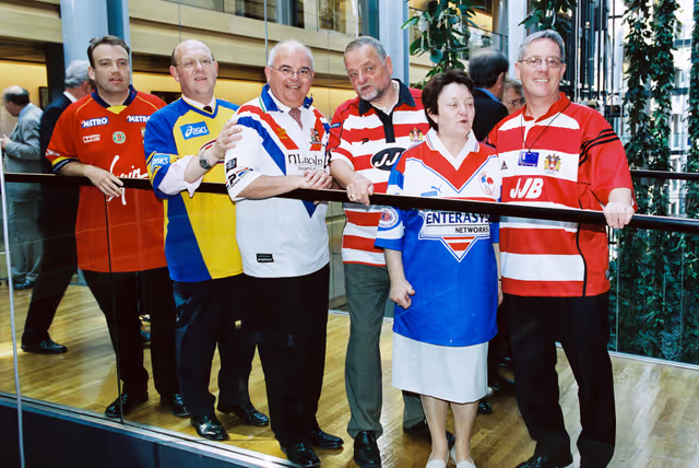 Zdjęcie 6: MEPs in football shirts