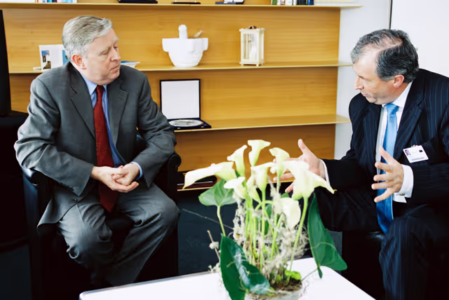 Fotagrafa 8: EP President meets with John DILLON