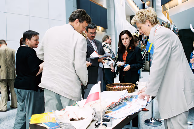 Valokuva 10: EP President visits a promotion stand of Polish food inside the EP in Brussels