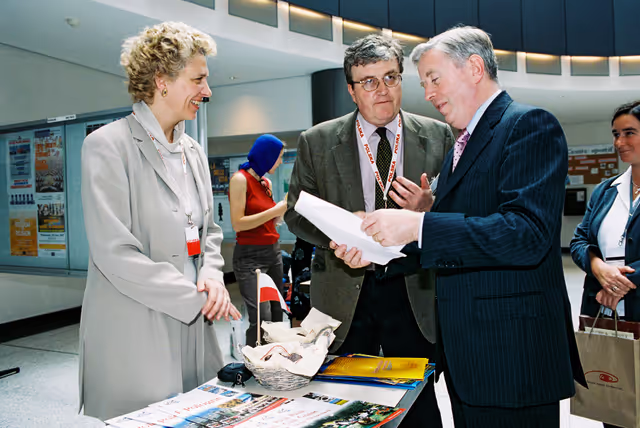 Valokuva 4: EP President visits a promotion stand of Polish food inside the EP in Brussels