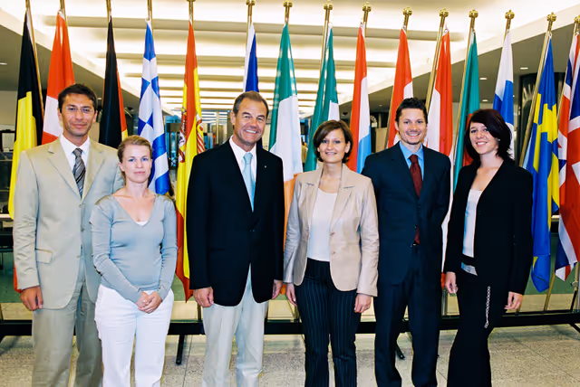 Fotografie 9: MEP Hubert PIRKER with assistants in Brussels