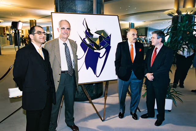 Fotografi 17: Turkish artist Burhan DOGANCAY offers a piece to the European Parliament in Brussels