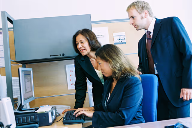 Fotografie 12: MEP Ewa KLAMT with assistants in Brussels