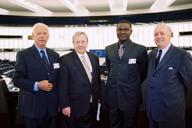 Fotografija 9: Visit of Jean CODO, expert in Cargo Tracking Note