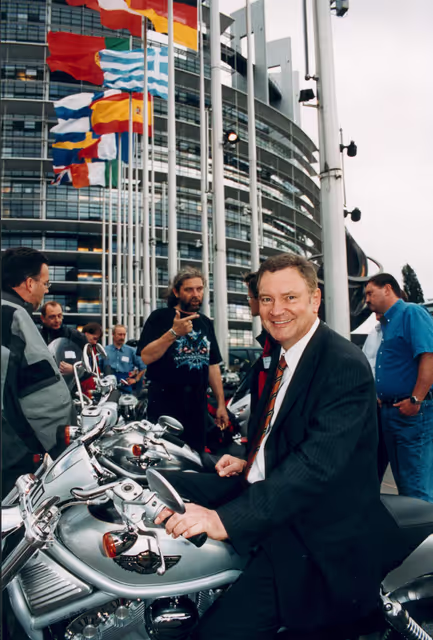 Nuotrauka 2: Motorbikes are parked in front of the LOW building in Strasbourg during a bikers protest