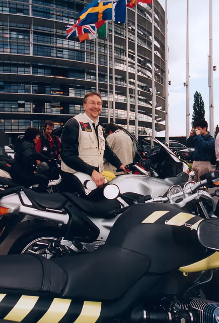 Nuotrauka 6: Motorbikes are parked in front of the LOW building in Strasbourg during a bikers protest