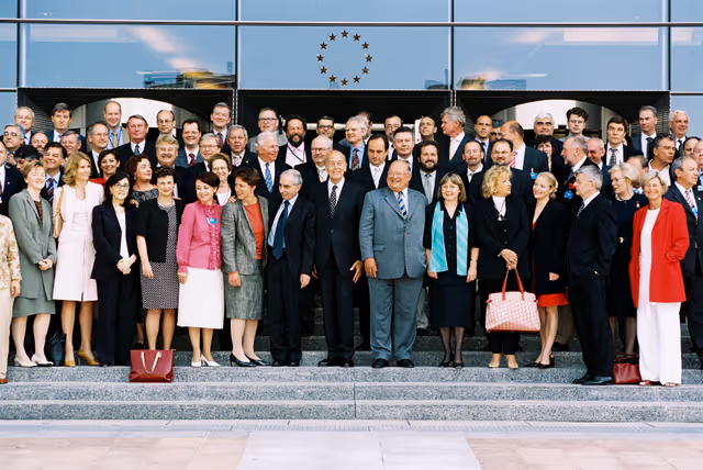 Fotografia 6: European Convention on the Future of Europe - Family picture