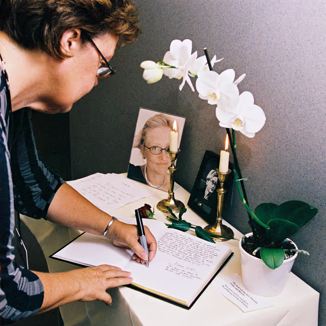 Fotografia 2: Condolences book in memory of Anna LINDH