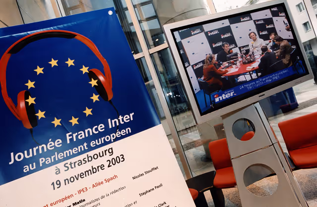 Foto 3: France Inter radio broadcasts live from the EP in Strasbourg - Question directe programme