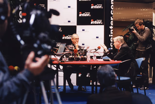 Foto 10: France Inter radio broadcasts live from the EP in Strasbourg - Question directe programme