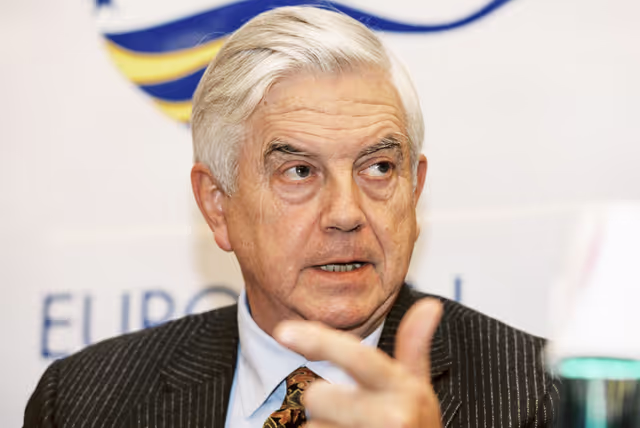 Photo 4: ELDR Press Briefing