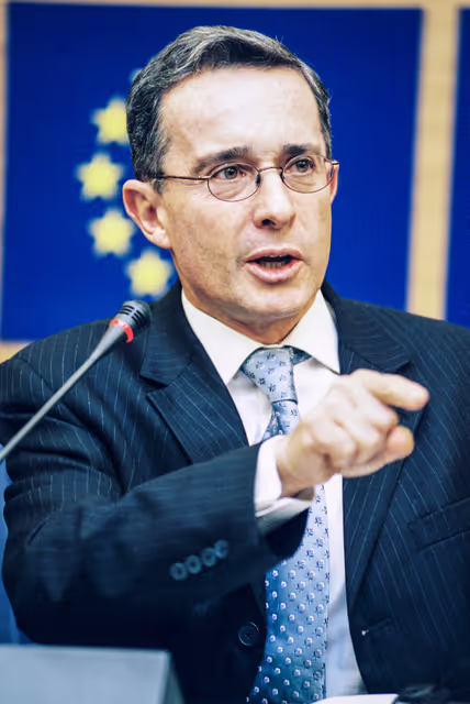Foto 3: Press Conference of Alvaro URIBE, President of Colombia