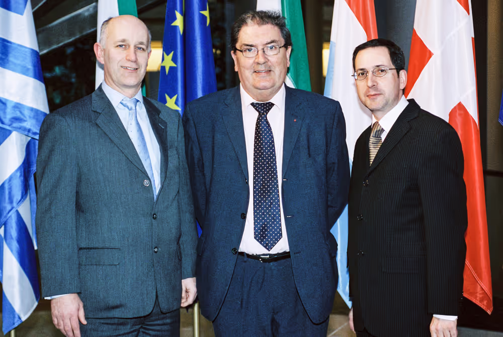 MEP John HUME meets with MEPs Peter SKINNER and Mark Francis WATTS