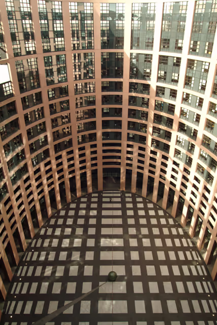 Снимка 26: Agora courtyard at the European Parliament building Louise Weiss in Strasbourg - LOW